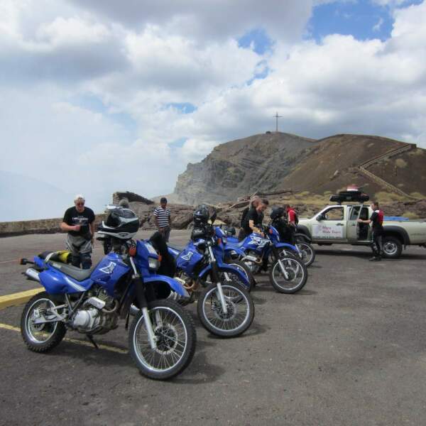 Motorradreisen Zentralamerika Asphaltstrasse Kaffee-Finca